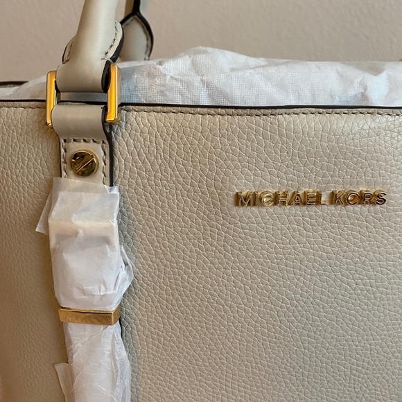 ❌Sold❌ Michael Kors Bedford Legacy Large Leather Tote - Picture 3 of 12